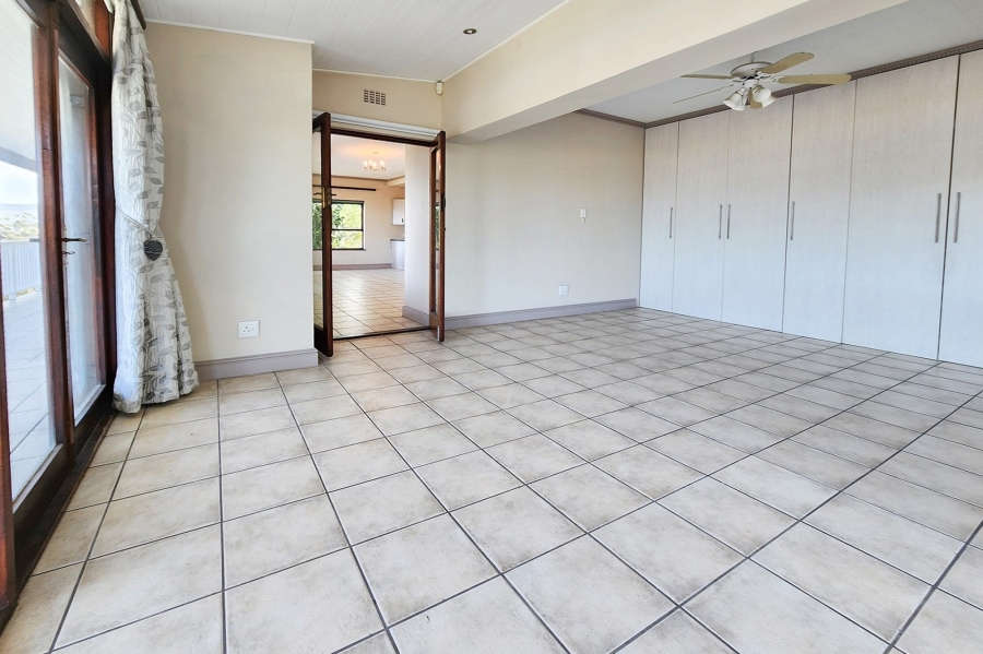 4 Bedroom Property for Sale in Westhill Western Cape